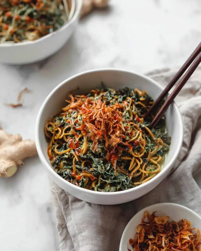 Green Ginger Rice Noodles with Chicken and Crispy Shallots Recipe