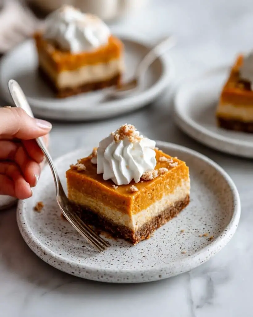 Easy Pumpkin Pie Bars Recipe